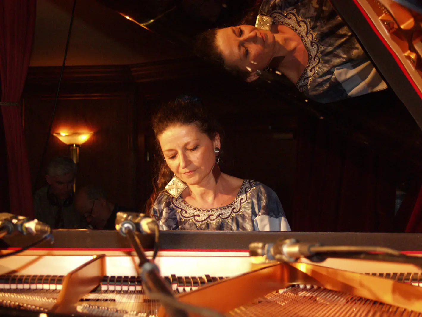 /static/media/piano-miroir.6cbad2e0.webp